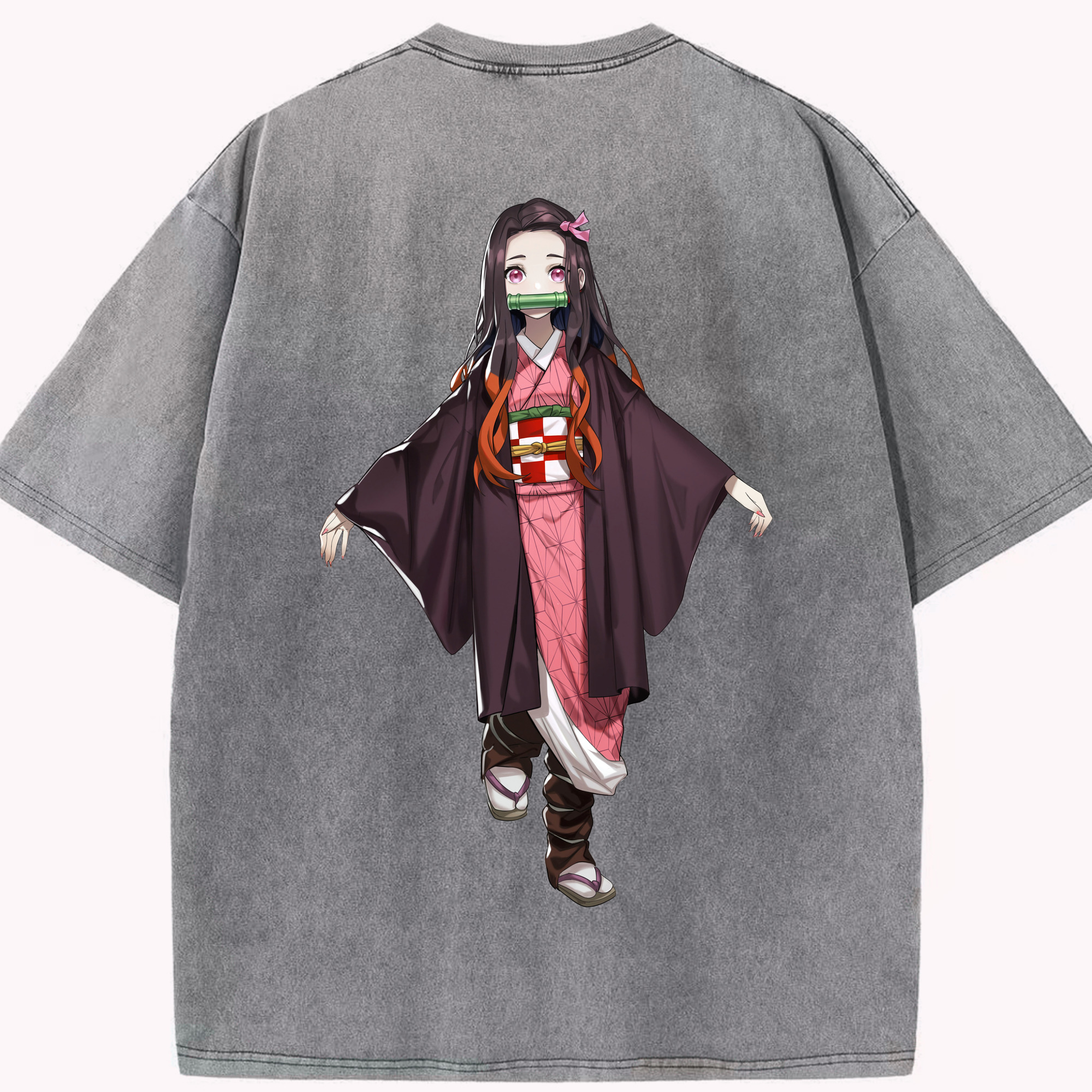 （画像用） 鬼滅の刃（きめつのやいば）竈門 禰󠄀豆子／かまど ねずこ Kamado Nezuko 綿100% ヴィンテージ風 半袖Tシャツ（背面プリント）